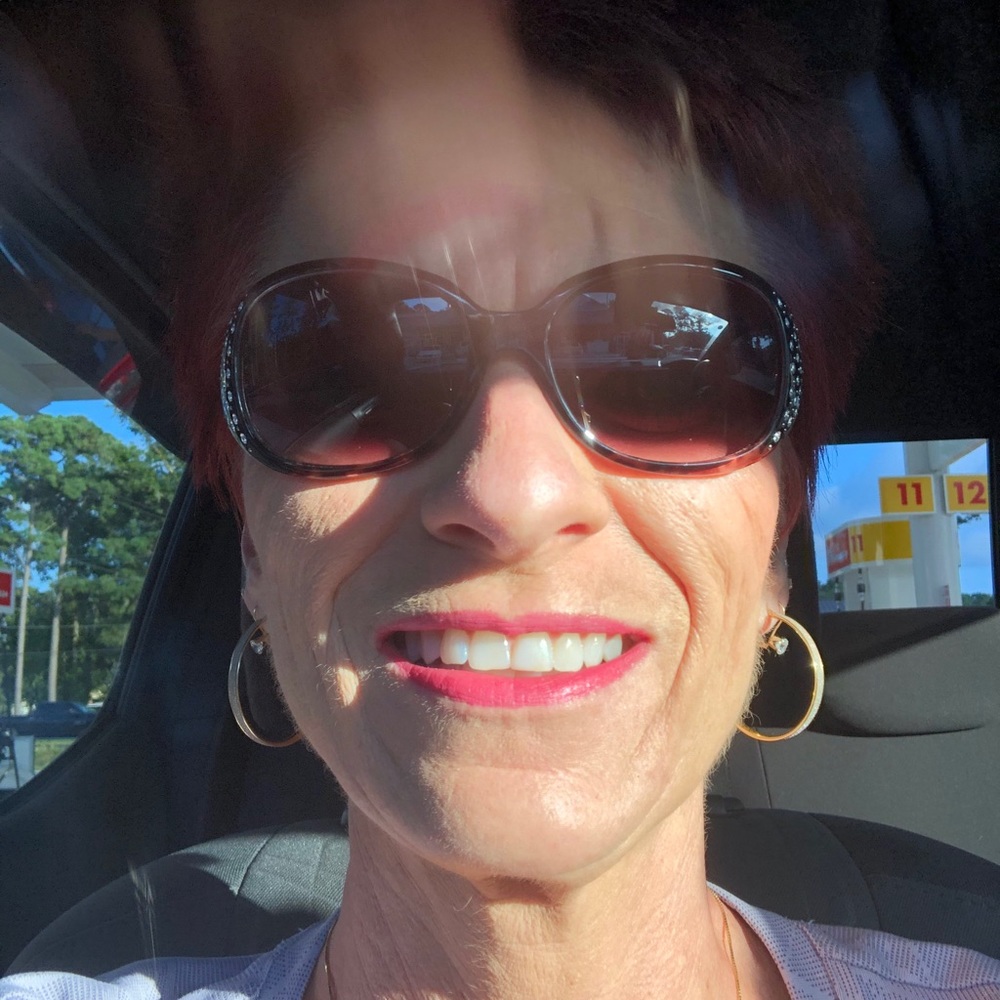 Meet your Posher, Melissa
